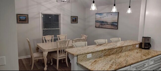Foto del edificio - 1170 Shoreside Way