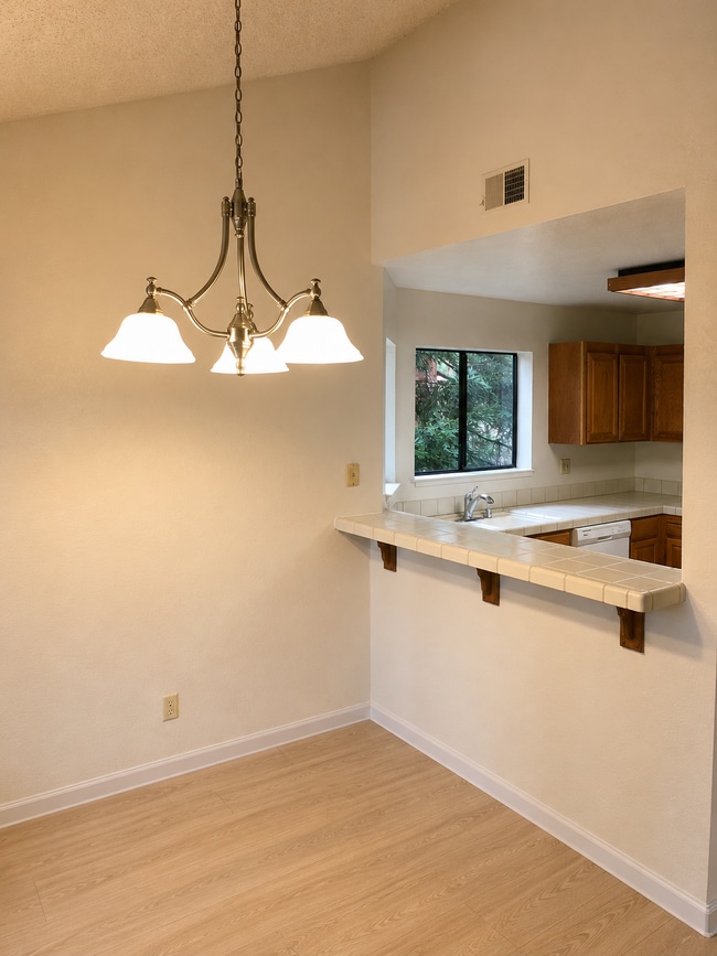 Breakfast Bar - 1907 Magdalena Cir