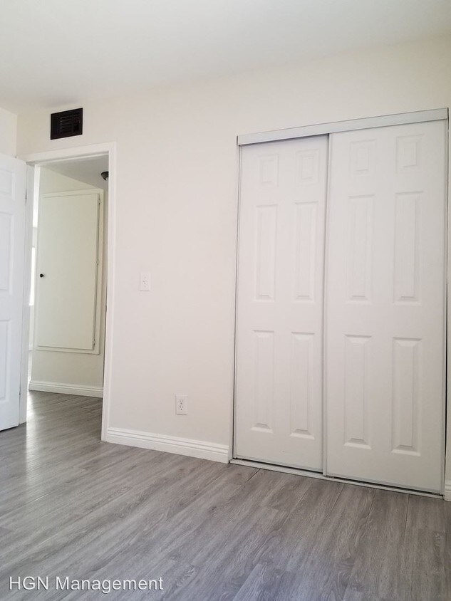 Building Photo - 2 br, 1 bath Apartment - 6910 Simpson Ave