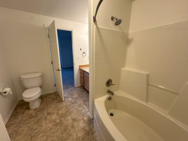 Building Photo - Beautiful 4 Bedroom Home in Lake Stevens