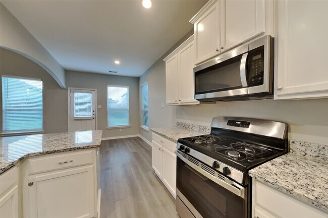 Building Photo - 22575 Valley Canyon