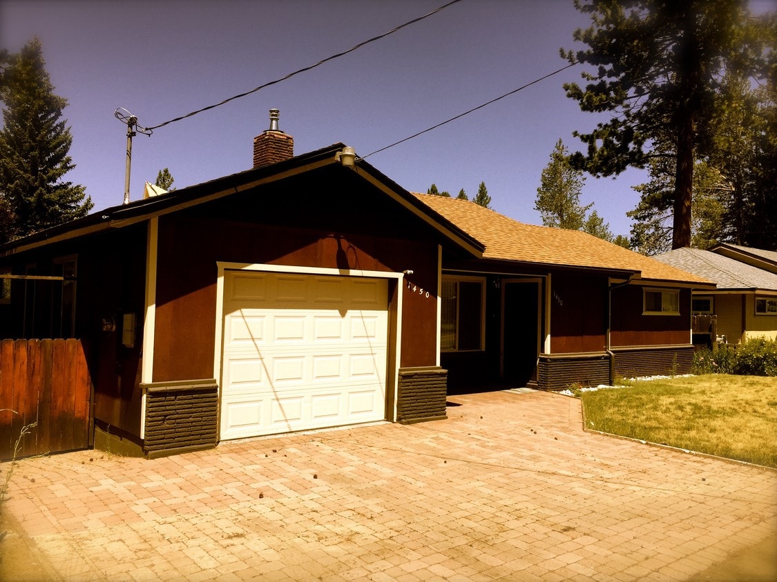 1450 Glenwood Way, South Lake Tahoe, CA 96150 House Rental in South