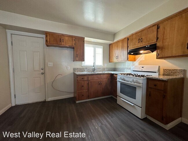 Foto del edificio - 2 br, 1 bath House - 511 San Emidio #C
