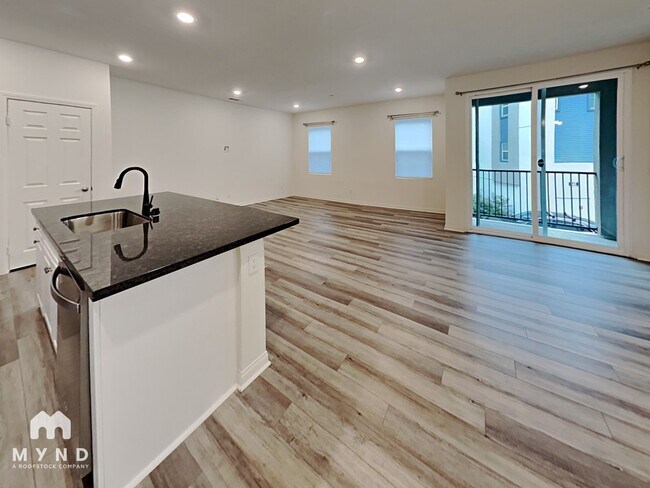 Foto del edificio - 443 Fitzpatrick Rd