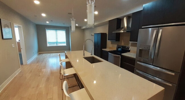 Building Photo - 944 N Marshall St