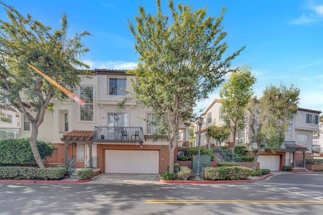 Building Photo - 2850 Ballesteros Ln