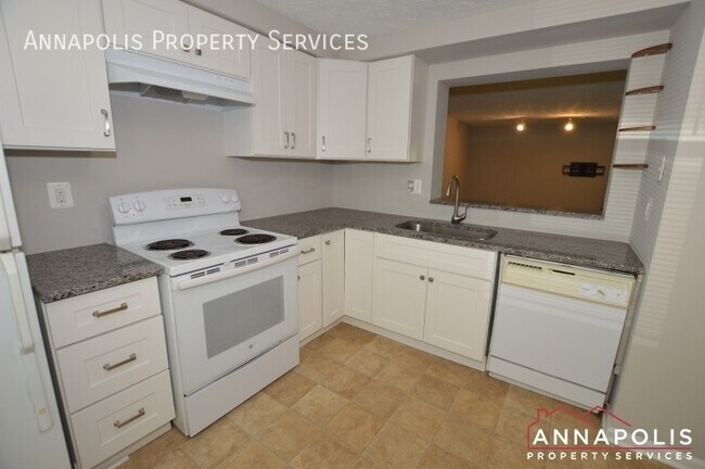 Building Photo - 1186 white coral court