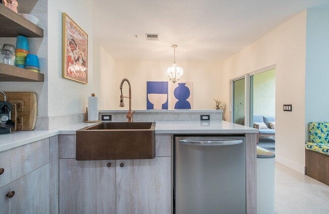 Building Photo - 1910 Coastal Bay Blvd