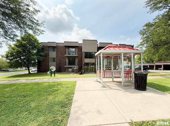 Foto del edificio - 2700 W Forrest Hill Ave