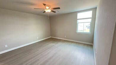 Building Photo - 1012 Tillman Ln