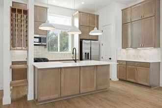 Building Photo - 2121 A Hoskins Dr