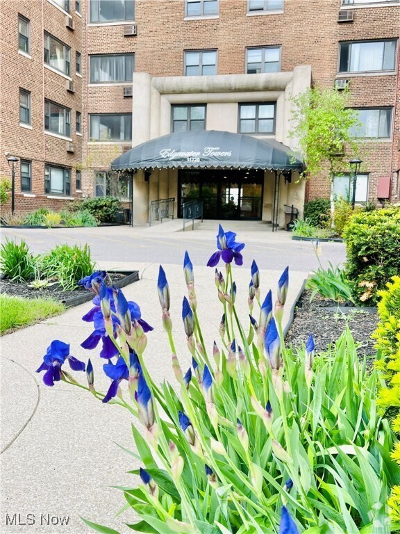 Building Photo - 11720 Edgewater Dr