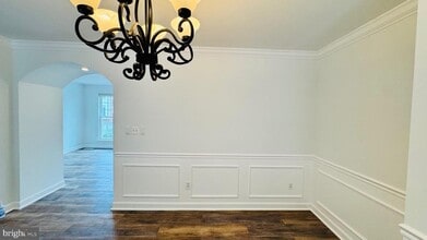 Building Photo - 26101 Nimbleton Square