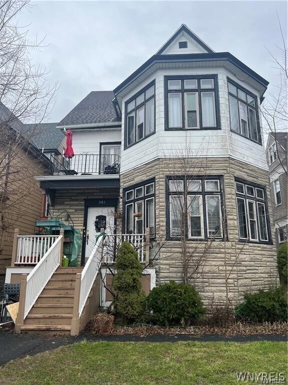 Foto del edificio - 581 Richmond Ave