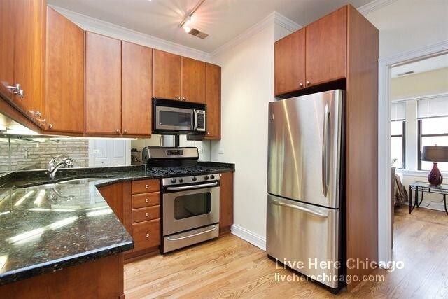 Primary Photo - 622 W Roscoe St