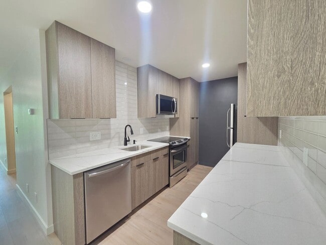 Interior Photo - 358 S Coeur D'alene St