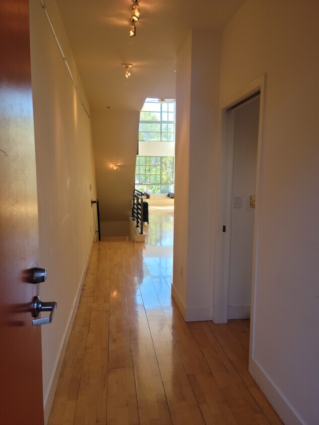 Primary Photo - 590 6th St