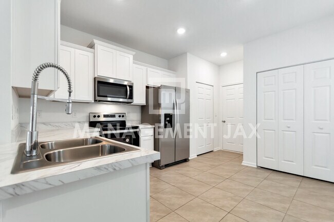 Foto del edificio - 4002 Bay Hawk Ct