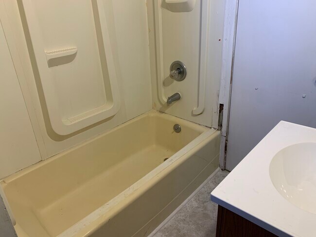 Bathroom - 13 S Washington St