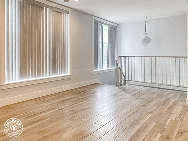 Foto del edificio - 3-61-61 St Nicholas Ave
