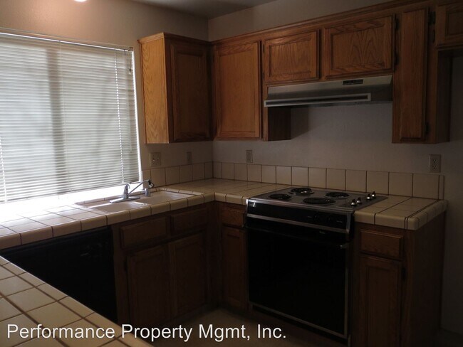 Foto del edificio - 3 br, 2.5 bath House - 8735 N. Cedar #140