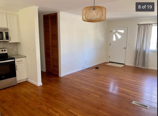 Building Photo - 330 Stoneybrook Dr
