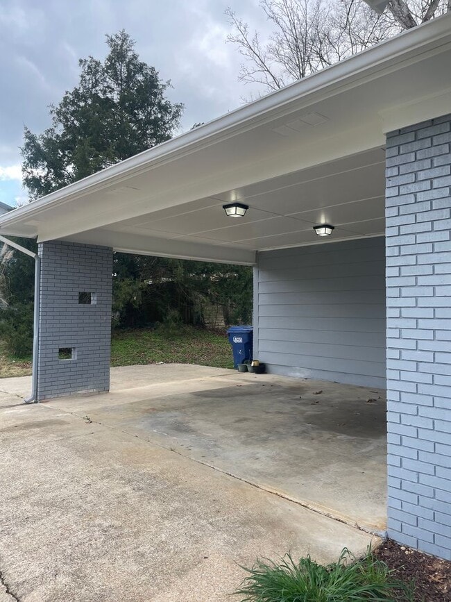 Building Photo - 5918 Medders St