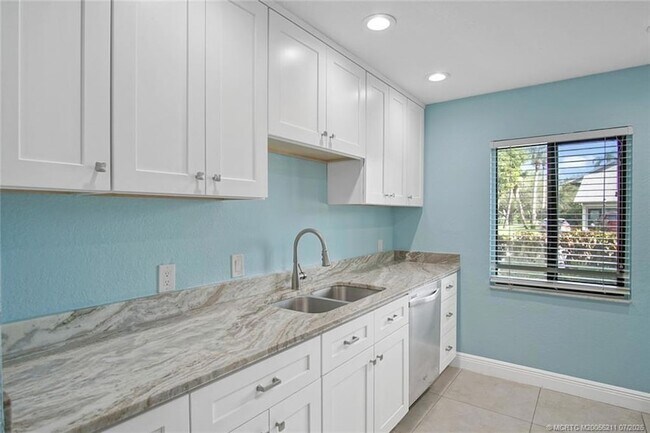 Foto del edificio - 2233 NW 22nd Ave