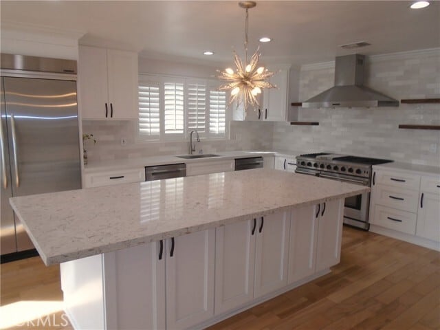 Building Photo - 790 Vía Santa Catarina