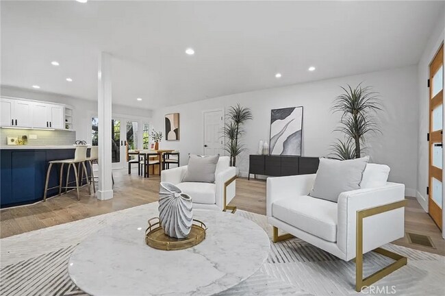 Building Photo - 21171 Colina Dr