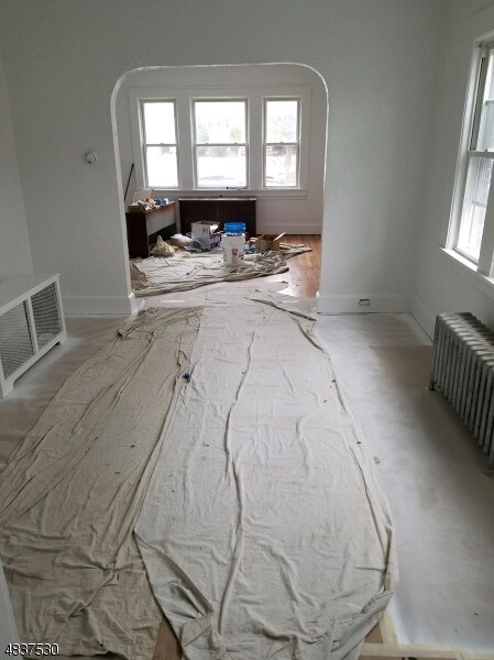 Foto del edificio - 15-27 Parmelee Ave