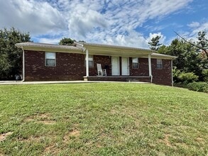 Building Photo - 2884 Blue Ridge Dr