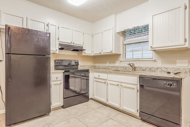 Building Photo - 5040 Ewell Ln