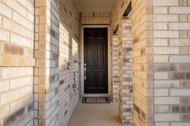 Building Photo - 215 Grand Cyn Wy