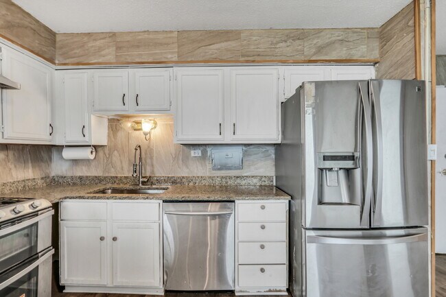 Foto del edificio - 8801 W Golf Rd