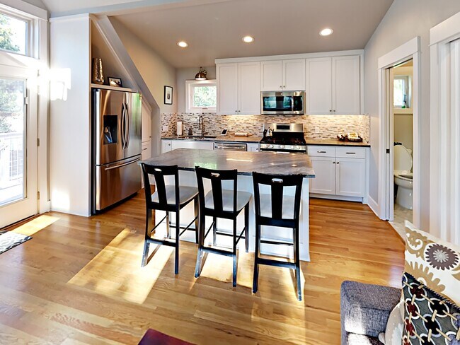 Foto del edificio - 2206 Iva Ln