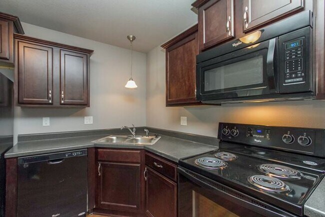 Foto del interior - Ledgestone Townhomes