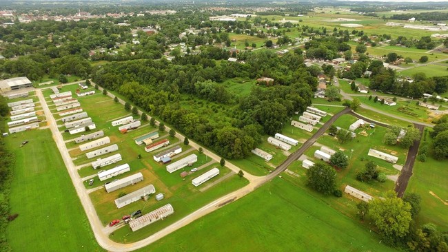 Building Photo - Green River Lake Commons