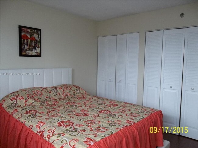 Foto del edificio - 17900 N Bay Rd