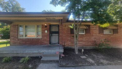 Building Photo - 6101 Shadow Run Rd