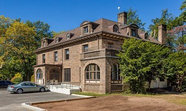 Building Photo - 651 Prospect Street