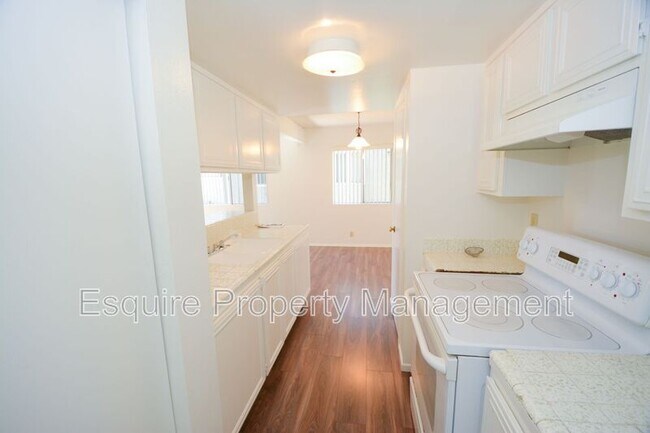 Building Photo - 1202 Portola Rd