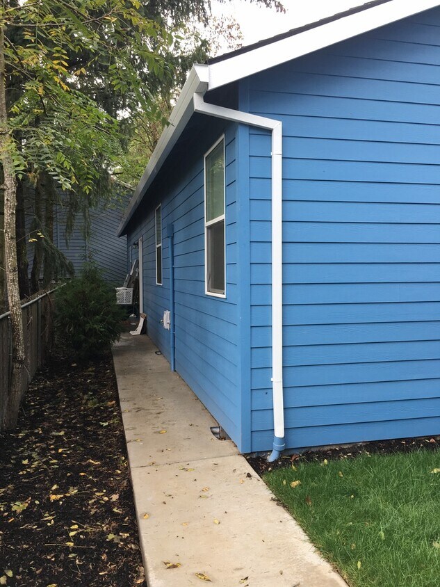 Outside of small house with private entrance - 3253 SE 131st Ave