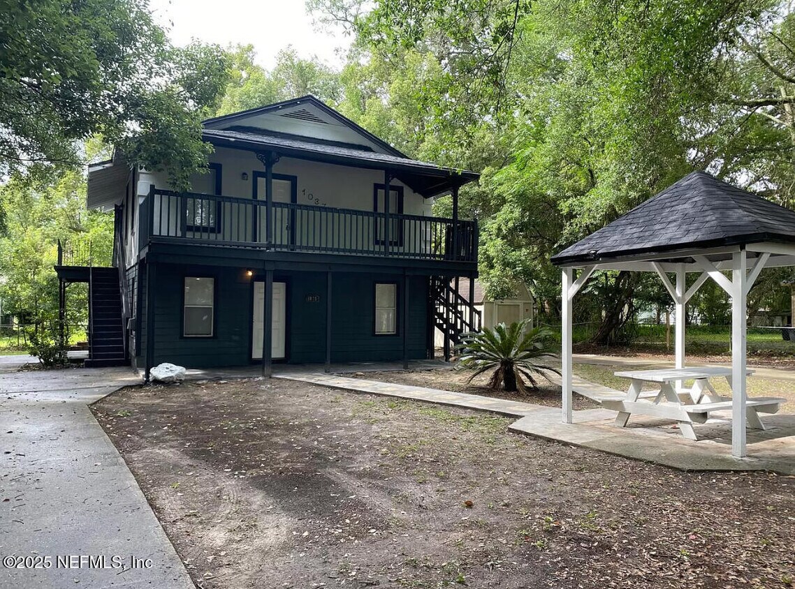 Foto principal - 1037 Maynard St
