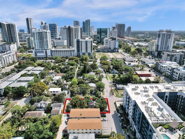 Foto del edificio - 500 NE 1st St
