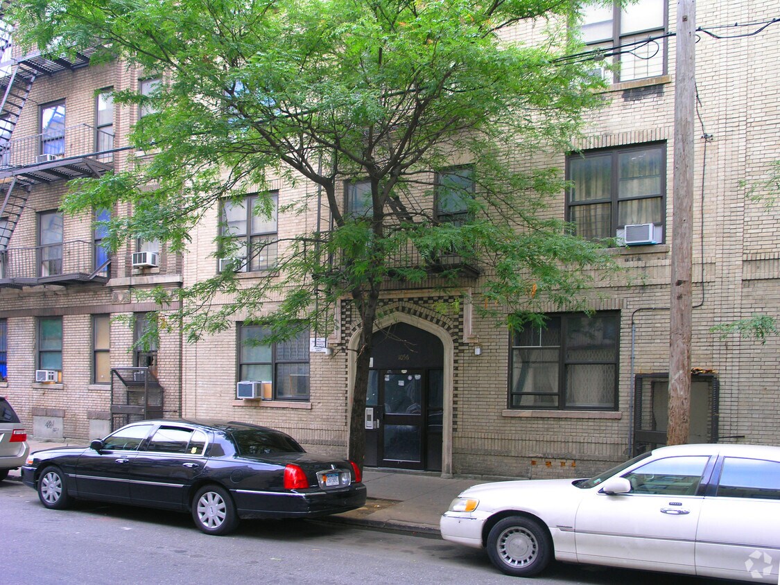 Foto del edificio - 1056 Sheridan Avenue