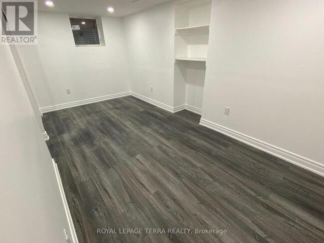 Building Photo - 44 Howling Crescent