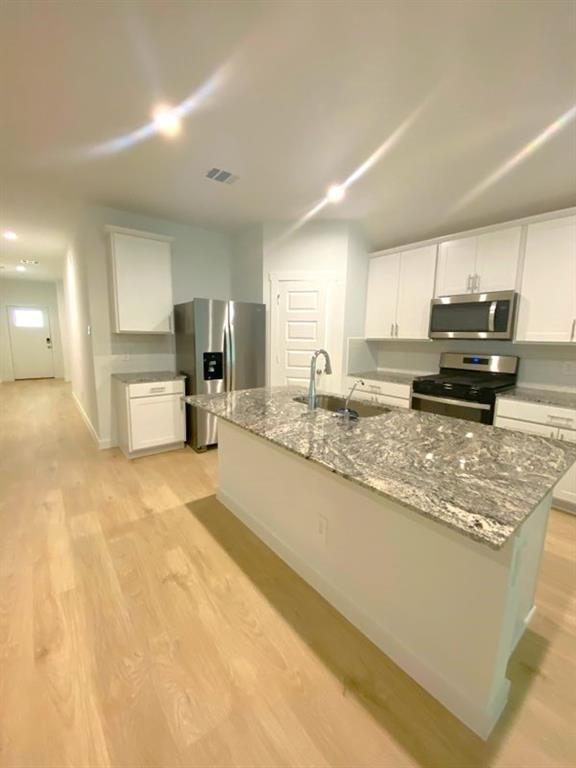 Foto del edificio - 4954 Edgewood Dr