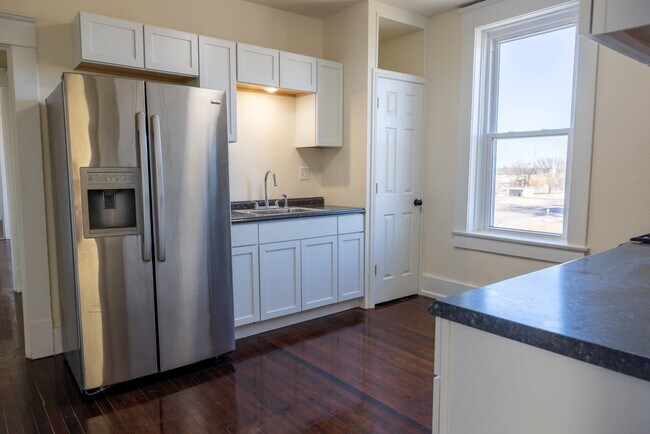 Building Photo - 537 Denison St