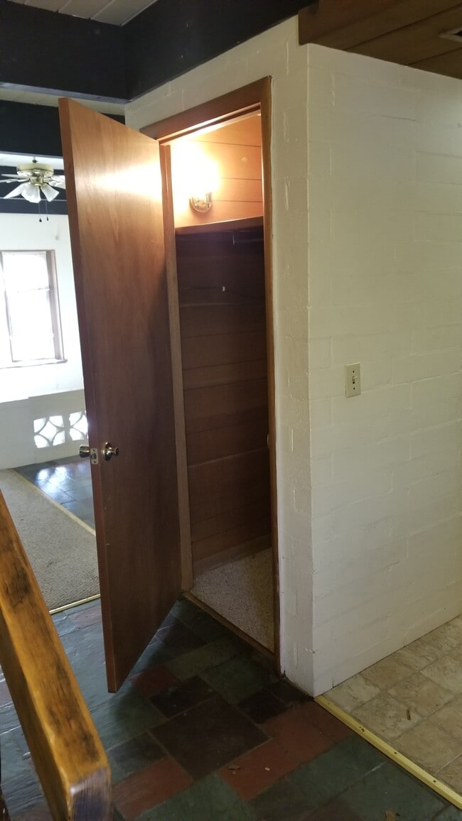 Foto del edificio - 2752 University Ave